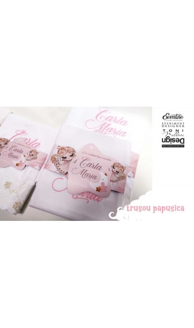Trusou de botez cu papusica roz, gene lungi si broderie customizata, Doll 22